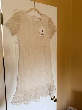 Cream Lace Short-Sleeve Ruffle Hem Dress
